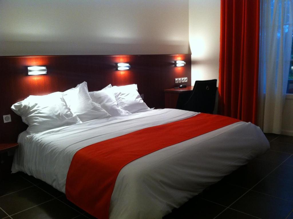 Hostellerie Del Matin Calme Montverdun Oda fotoğraf