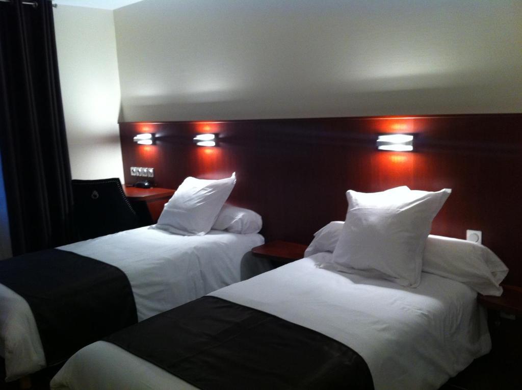 Hostellerie Del Matin Calme Montverdun Oda fotoğraf