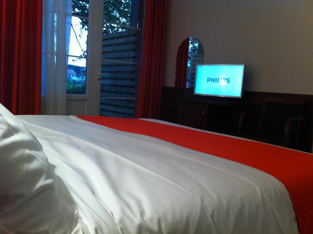 Hostellerie Del Matin Calme Montverdun Oda fotoğraf